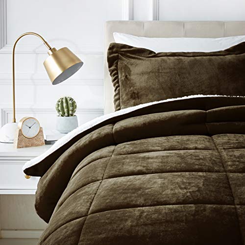 AmazonBasics Ultra-Soft Micromink Sherpa Comforter Bed Set, Twin, Chocolate - 2-Piece
