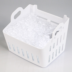 Removal basket allows free ice consumption and manual water refill